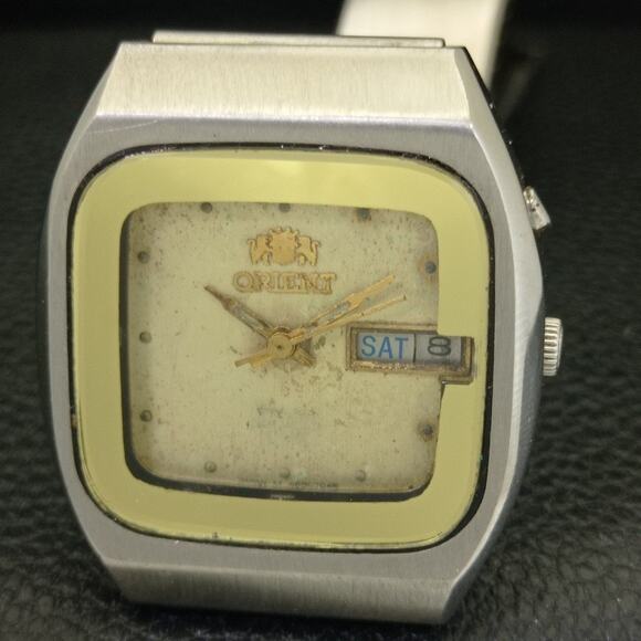 Vintage 1984 Square Orient Automatic Mens Silver Watch W/daydate & Gold accents - Picture 3 of 10